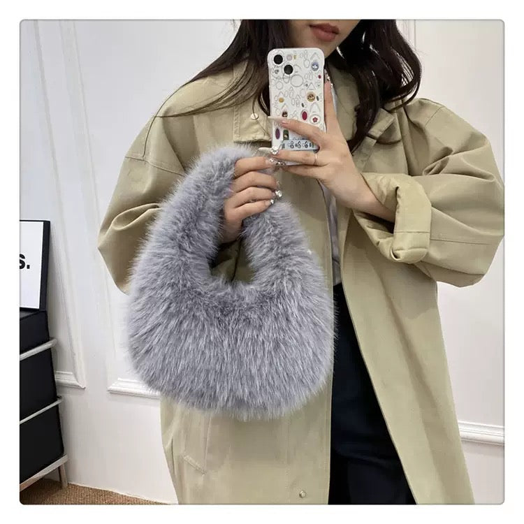 Sac à main en fausse fourrure